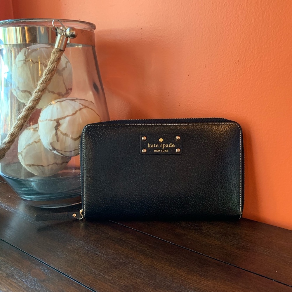 ♠️kate spade♠️ Zip-Around Wallet